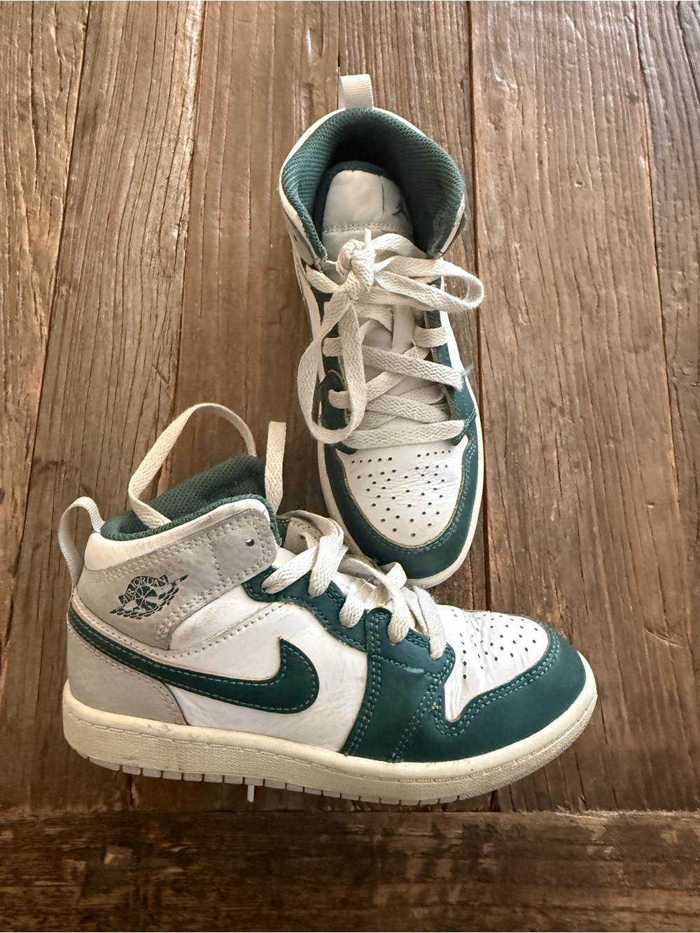 Nike Air Jordan Mid SE Kids White and Teal High-Top Sneakers